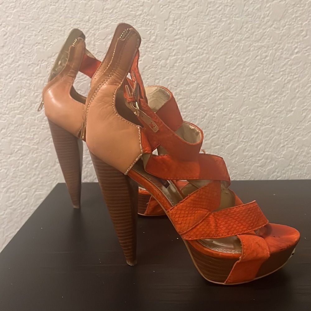 STEVEN Heels Orange - Size 8 - Great Condition Orange Faux Snake Print Strappy - Picture 2 of 5